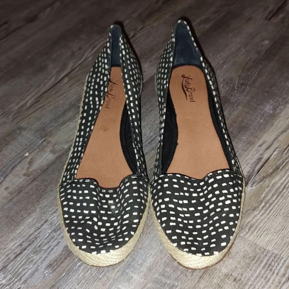 LUCKY BRAND BLACK AND WHITE WEDGES 2" HEEL WOMEN'S SIZE 9.5 NWOT - Picture 2 of 6